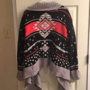 Romeo & Juliet Couture Aztec Print sweater